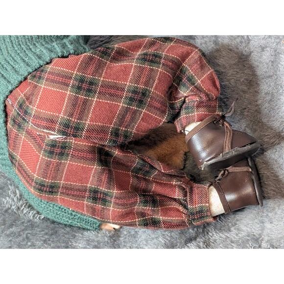 10" Irish Porcelain Sitting Irish Male Doll Plaid Hat & Pants Green Knit Sweater - Picture 7 of 7